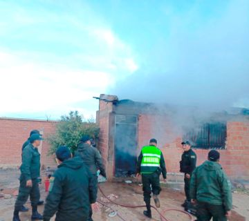 Madre y sus cuatro hijos  sobreviven a incendio