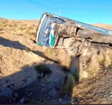 Vagoneta cae al barranco y deja tres personas muertas