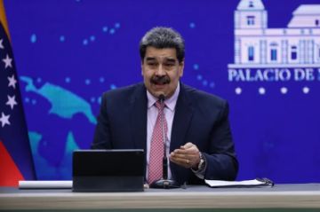 Nicolás Maduro anuncia que propondrá comisión para reformar la Constitución que dejó Chávez