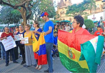 Uribe pide una intervención internacional para Venezuela 