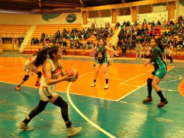 Una de la jugadoras durante el lanzamiento.