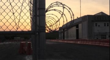 Trump ordena al Pentágono preparar 30.000 camas para migrantes en Guantánamo