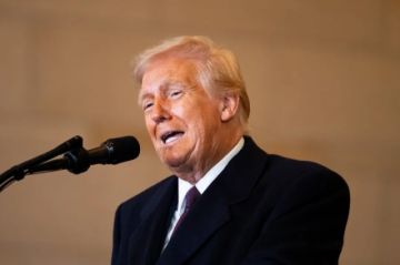 Trump amenaza con aranceles del 100 % para disuadir a los BRICS de reemplazar al dólar