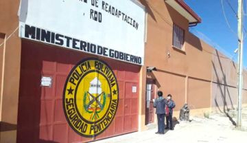 Dan de baja de la Policía al exgobernador del penal de Uyuni, acusado por corrupción