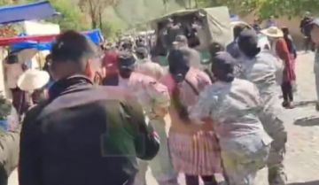 Atacan con piedras el vehículo del presidente Arce en Tiquipaya