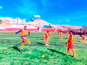 Planteles trabajan en el trato del balón para asegurar un triunfo en la cuarta fecha