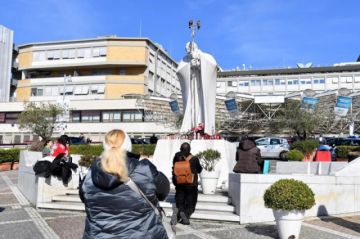 El Papa sufre una crisis respiratoria y permanece en estado crítico