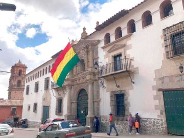 El frontis del repositorio nacional, en el corazón de Potosí