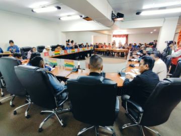 Tras rechazo de Potosí, socializan los convenios sobre el Salar de Coipasa en Oruro
