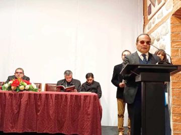 Peter Sirinu presentó "Potosí rock song book", un libro de canciones de rock 