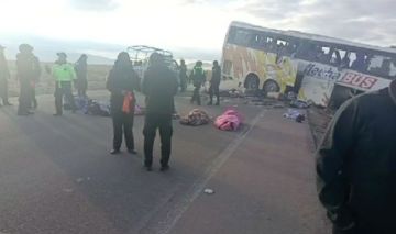 Colisión entre buses deja varios fallecidos en Uyuni