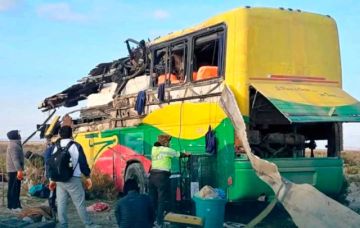 Un choque de buses en Uyuni enluta  el Carnaval potosino con 38 muertos