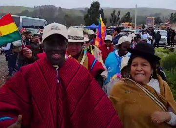 Nansana Kids viajó al lago Titicaca y recibió el cariño de pobladores de Huatajata