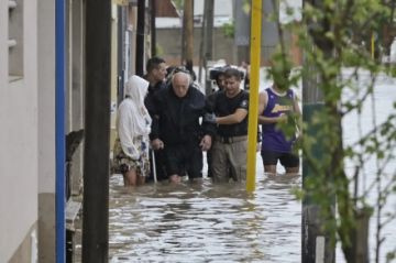 Ya son diez muertos por inundaciones en la ciudad argentina de Bahía Blanca
