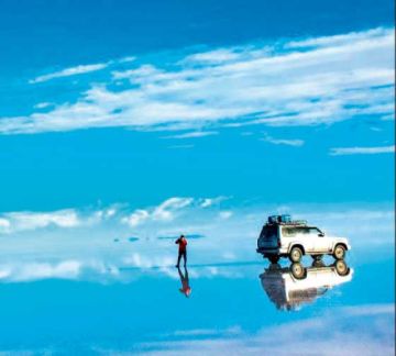 Pese a restricciones, los visitantes siguen yendo hasta el Salar de Uyuni