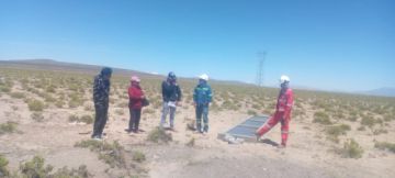 Potosí: YLB foresta plantines de thola y construye bebederos para ganado en Río Grande 