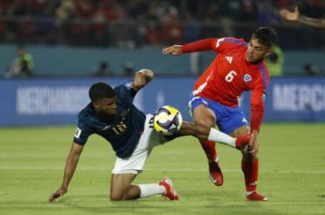 Polémico empate (0-0) que consolida a Ecuador y aleja a Chile del Mundial