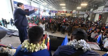 Luis Arce asegura que Bolivia producirá cerca del 80% de su demanda de combustible