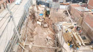 La Alcaldía verifica obra por hundimiento de acera por excavación para una construcción