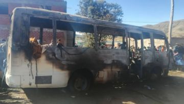 Bus escolar incendiado: detienen al chofer y dictan medidas contra el subalcalde 