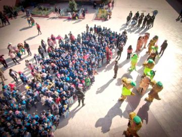 Policía inició la semana con "La hora mistica" en una escuela