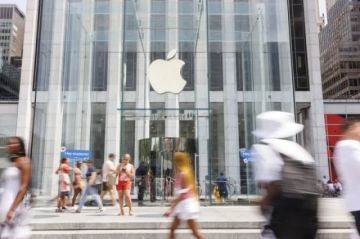Trump advierte a Apple con un arancel del 25 % para sus iPhones si no los fabrica en EEUU