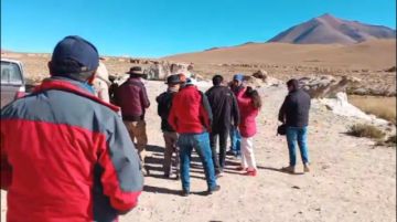 Verifican avance en construcción de camino hacia Chile