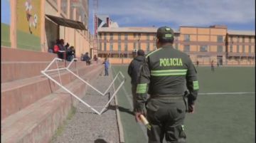 Decomisan bebidas que eran consumidas en canchas en la ciudad de Potosí