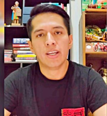 'Evistas' arrementen contra Andrónico: "Hijo malcriado"