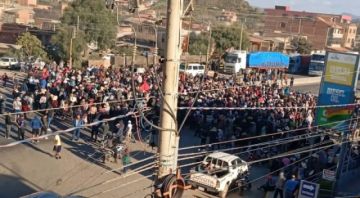 Evistas instalan puntos de bloqueo en Cochabamba y afectan conexión con Sucre