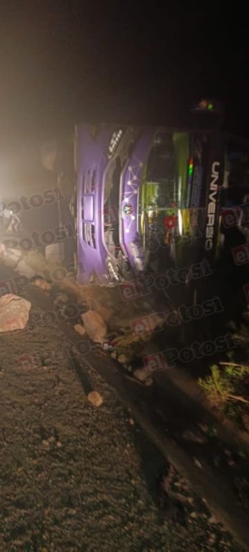 Vuelco de un bus deja muertos y heridos en el norte de Potosí 