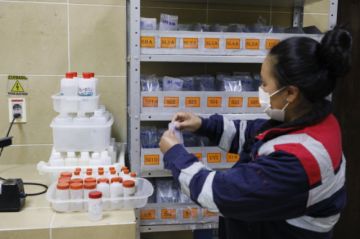 Reacreditan laboratorio de YLB bajo estándar internacional para la producción de carbonato de litio y sales de potasio FOTO: YLB