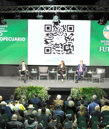 Líderes de la oposición proponen el fin del control estatal del sector productivo