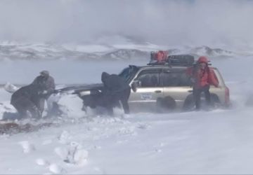 Reportan que la nieve atrapó a un grupo de turistas en el sudoeste
