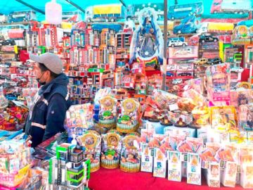 La Feria de Alasita en Potosí se realiza hoy en su última jornada