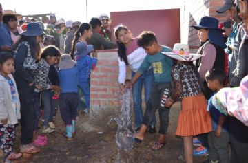 Ministro Yamil Flores concreta histórica entrega de sistema de agua del gobierno nacional en Sucre para casi 2.000 familias