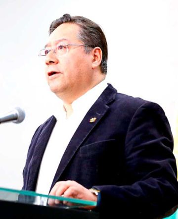 Arce convoca a la unidad a líderes de la izquierda
