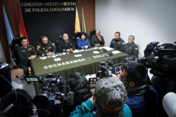 Policía desarticula banda criminal dedicada al robo de vehículos, hay tres detenidos y dos prófugos