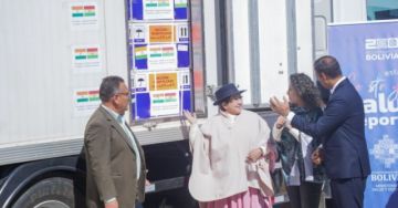 Bolivia recibe 300.000 vacunas de donación de la India contra el sarampión y rubéola