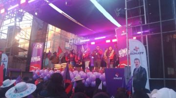 Los candidatos realizaron concentraciones masivas convocando a votantes entre música y baile.