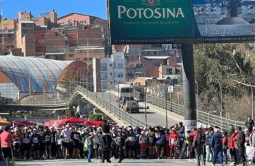 Los candidatos realizaron concentraciones masivas convocando a votantes entre música y baile.