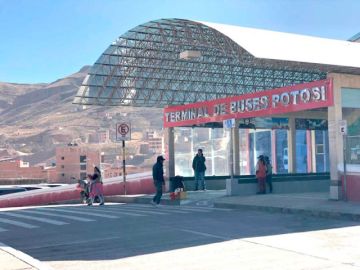 Salidas de buses cierran a las 18:00 del sábado 16