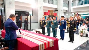 A tres días de las elecciones, Arce cambia a cúpula militar
