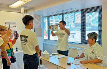 En Tokio, Japón, se abrió  la jornada electoral anoche