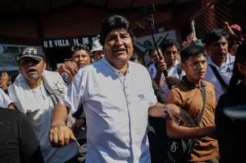 Evo Morales se mueve blindado por sus seguidores pese a orden de captura en jornada electoral