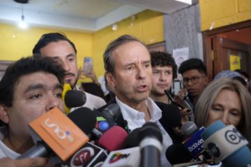 Tuto ejerce su voto en La Paz y anuncia que Bolivia “cambiará dramáticamente” tras las elecciones