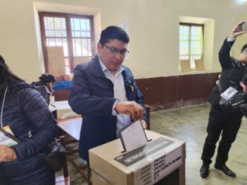 El gobernador de Potosí destaca tranquilidad en la media jornda electoral 