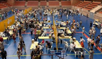 Los bolivianos que residen en Cataluña votan en las presidenciales 2025