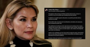 Jeanine Áñez celebra la derrota del MAS: “En Bolivia triunfó la democracia”