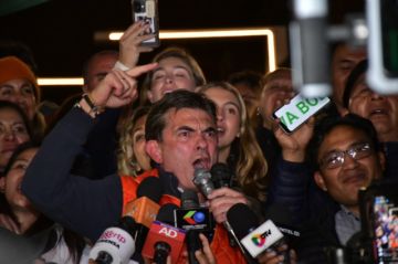 Rodrigo Paz perdió su celular durante el acto de festejo en el Prado paceño